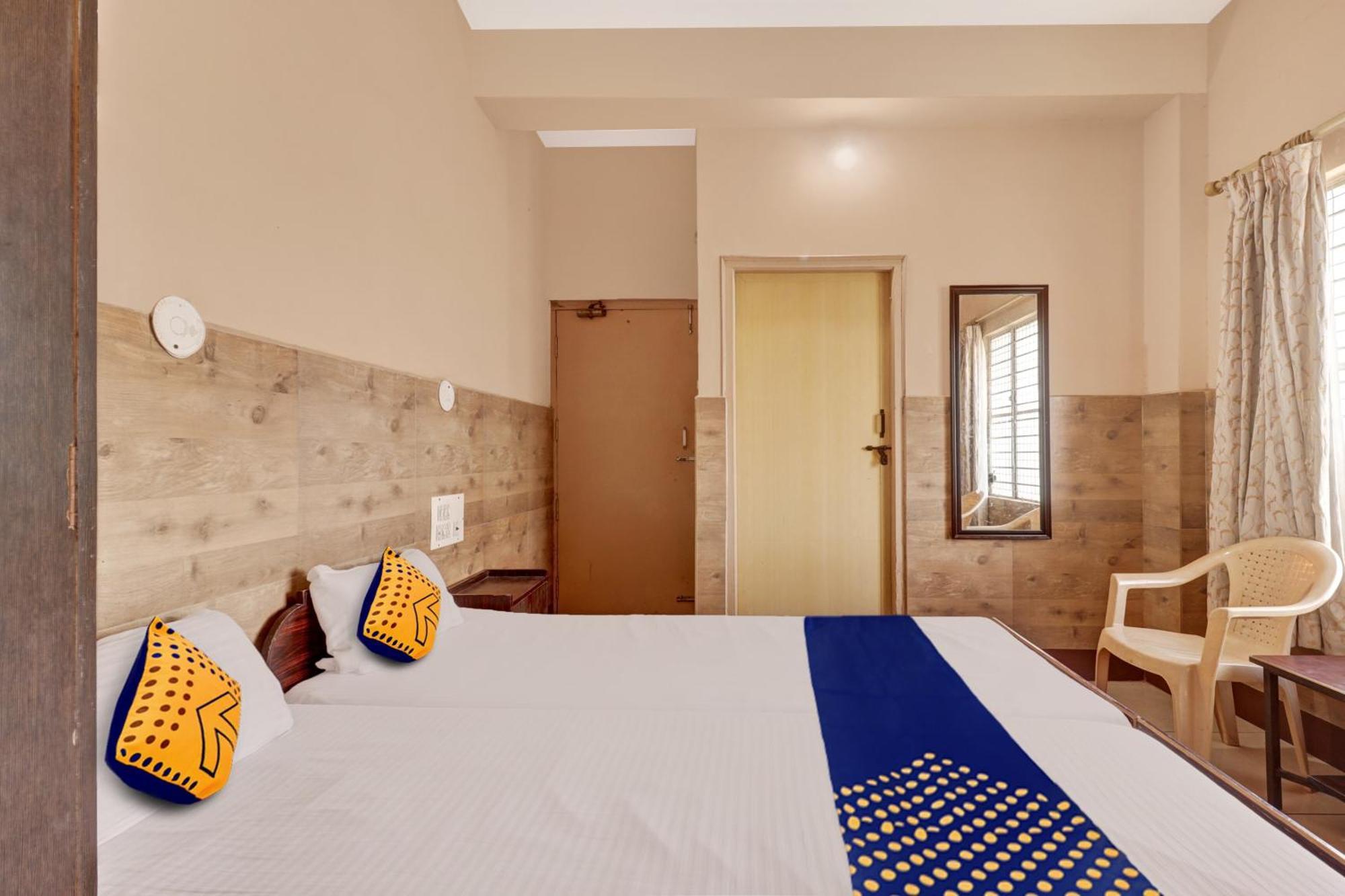 Hotel Spot On Ganga Yatri Nivas Gundlupet Exterior foto