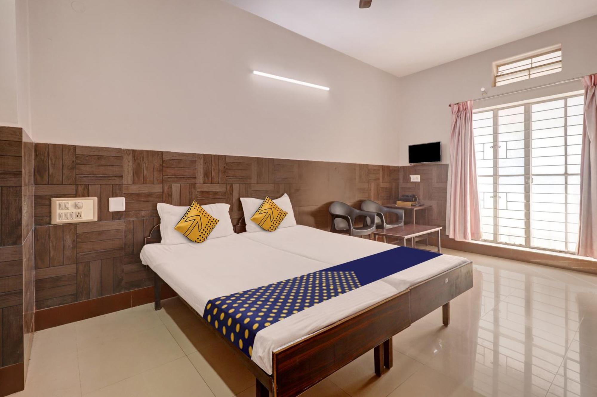 Hotel Spot On Ganga Yatri Nivas Gundlupet Exterior foto